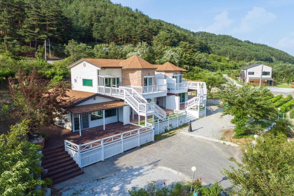 Hotel Gangneung Chunja Yeoinsook Exteriér fotografie